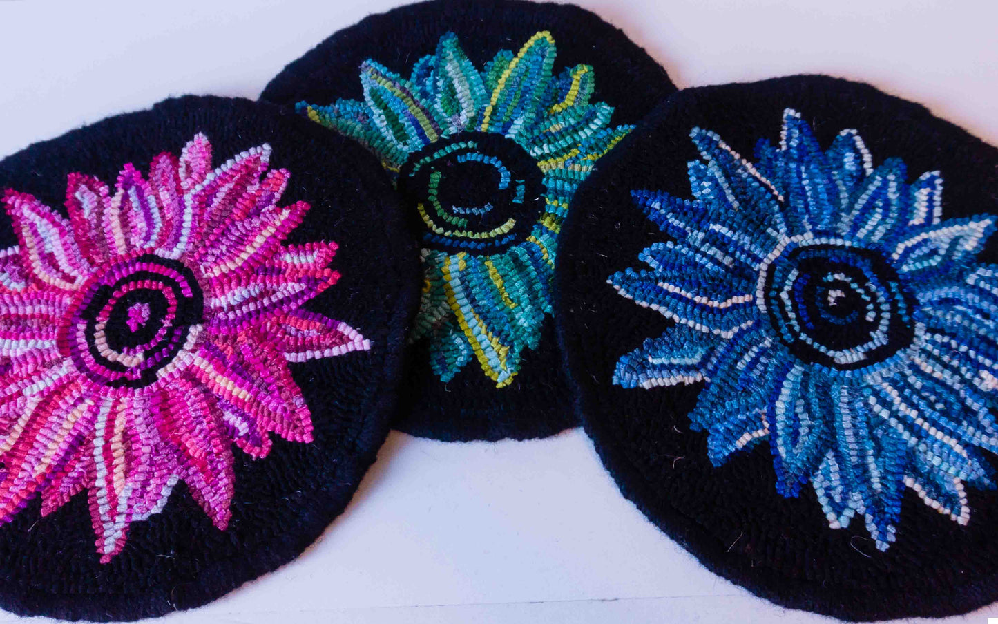 Funky Flower rug hooking kit